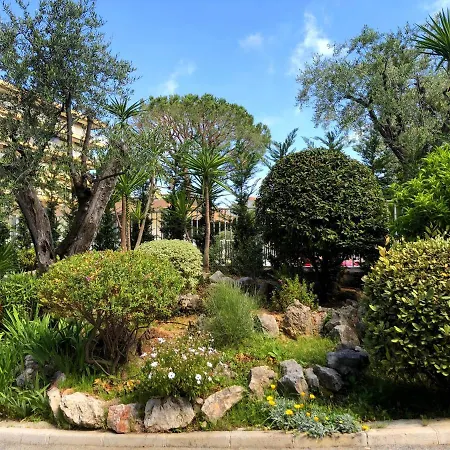 Oasis Mediterraneen Piscine & Parking Calme Absolu Апартаменты *